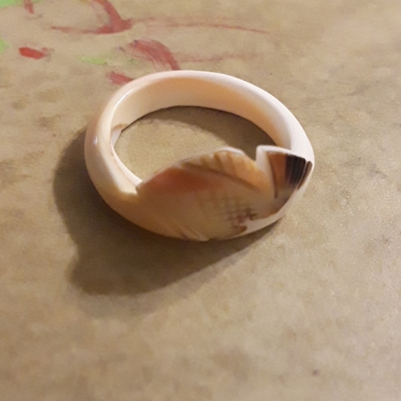 unknown Jewelry - Vintage Shell Ring